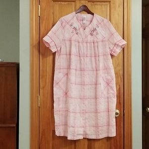 Seersucker Snap-Front Robe / Housecoat
